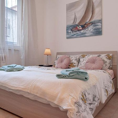 L'Angolo Di Grace Apartment Livorno Luaran gambar
