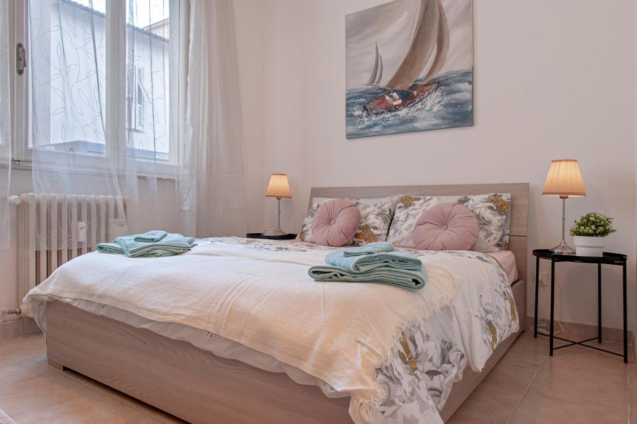 L'Angolo Di Grace Apartment Livorno Luaran gambar