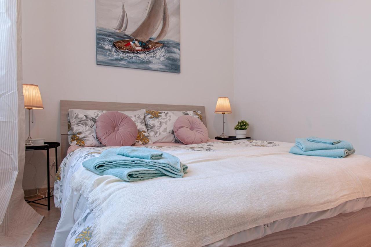 L'Angolo Di Grace Apartment Livorno Luaran gambar