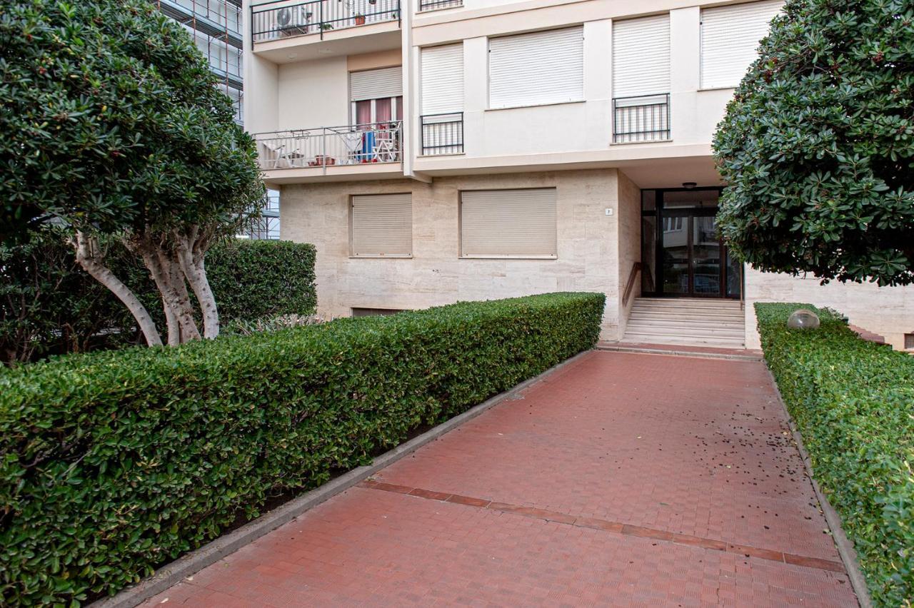 L'Angolo Di Grace Apartment Livorno Luaran gambar