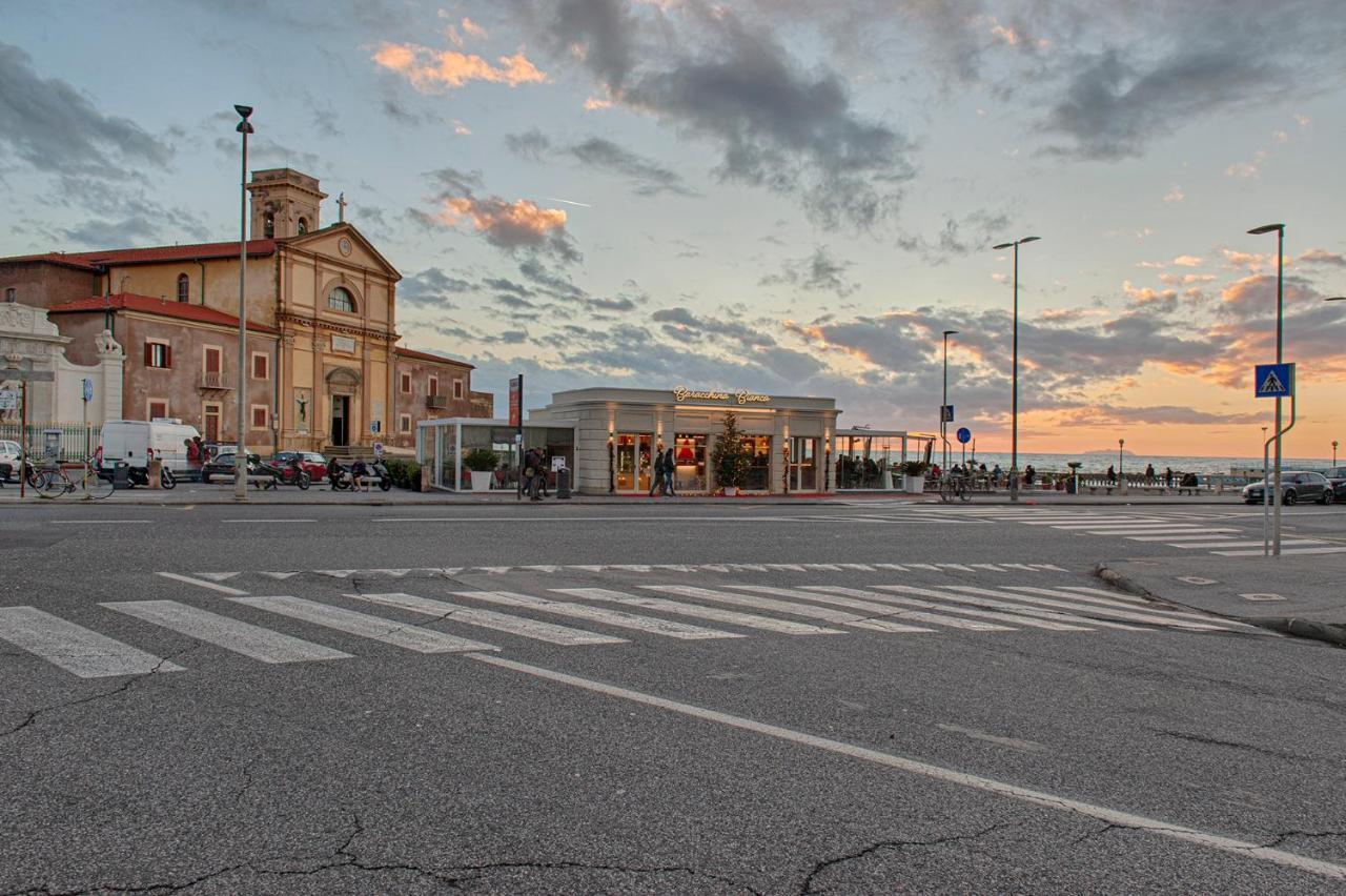 L'Angolo Di Grace Apartment Livorno Luaran gambar